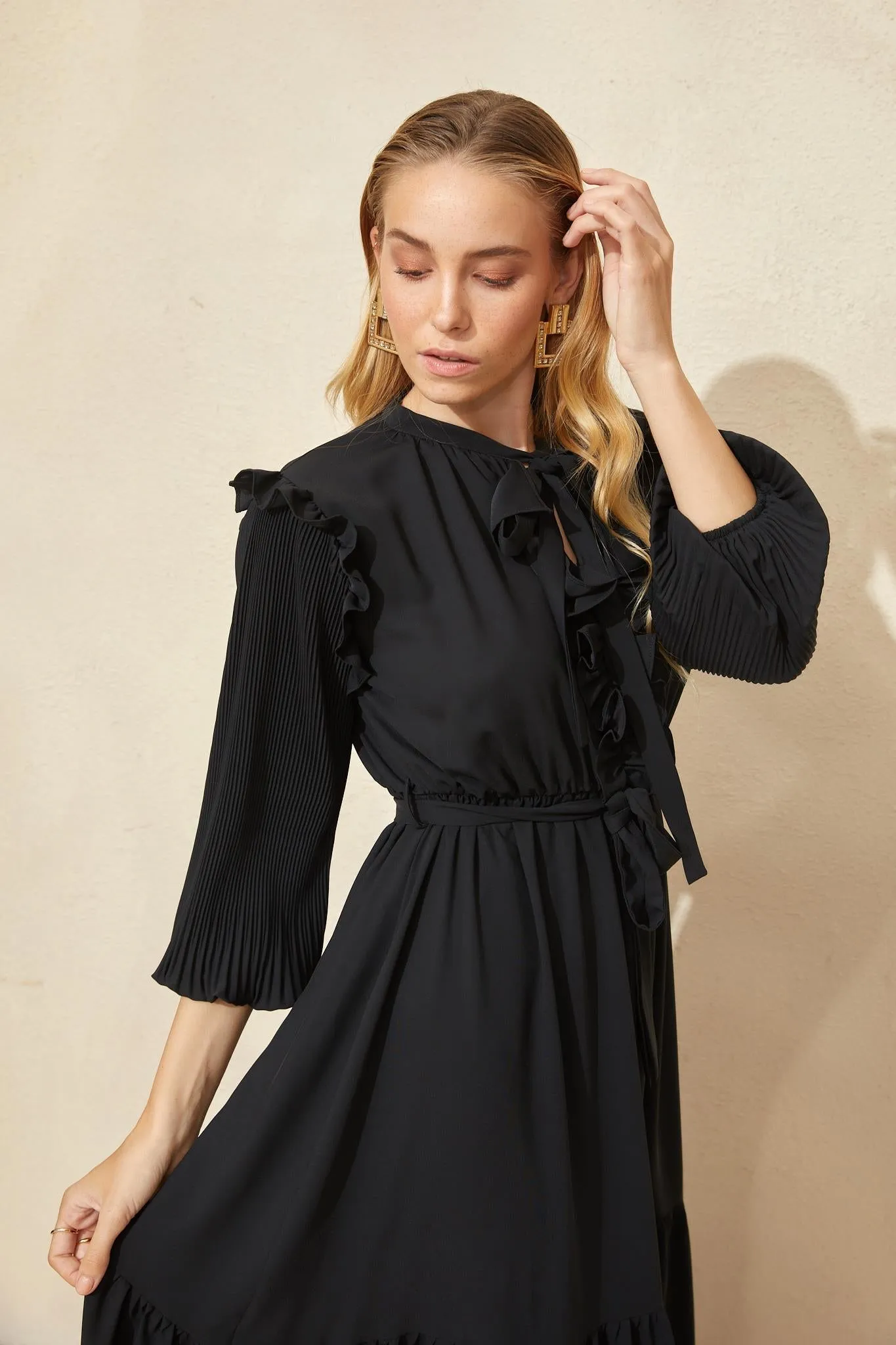 Black Neck Bow Frill Detail Maxi Dress