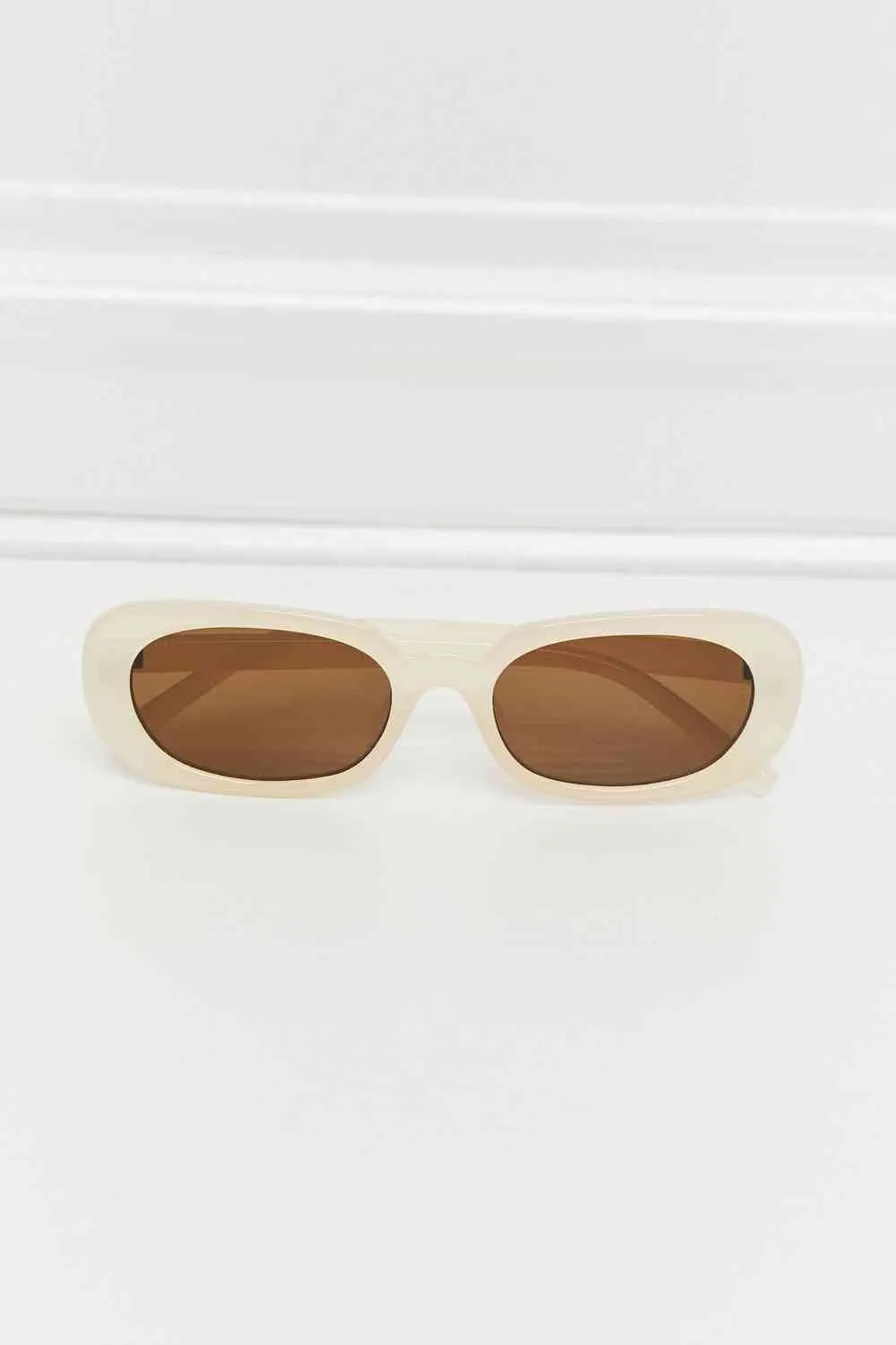 Chic Oval Full Frame Sunglasses