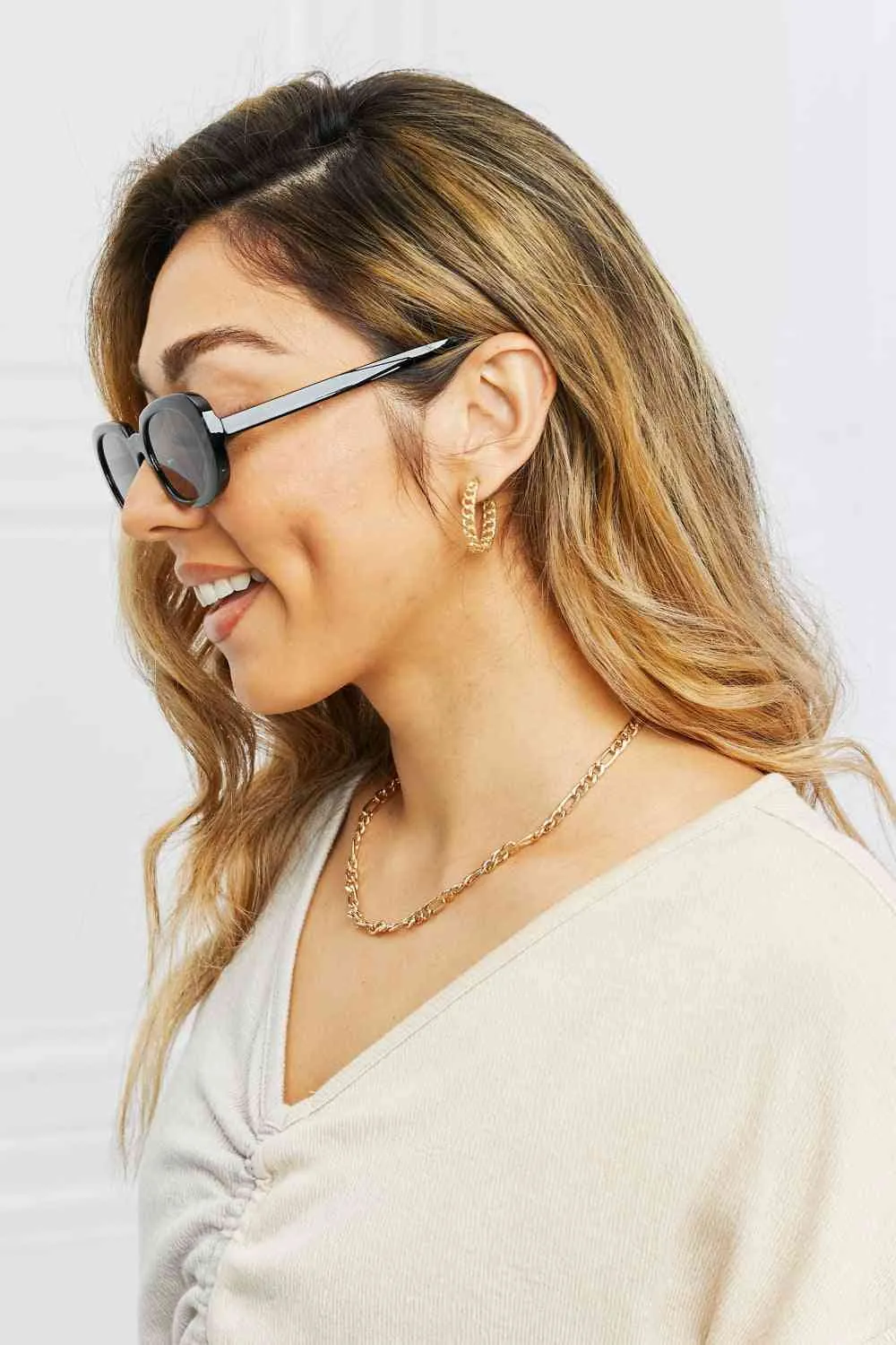 Chic Oval Full Frame Sunglasses