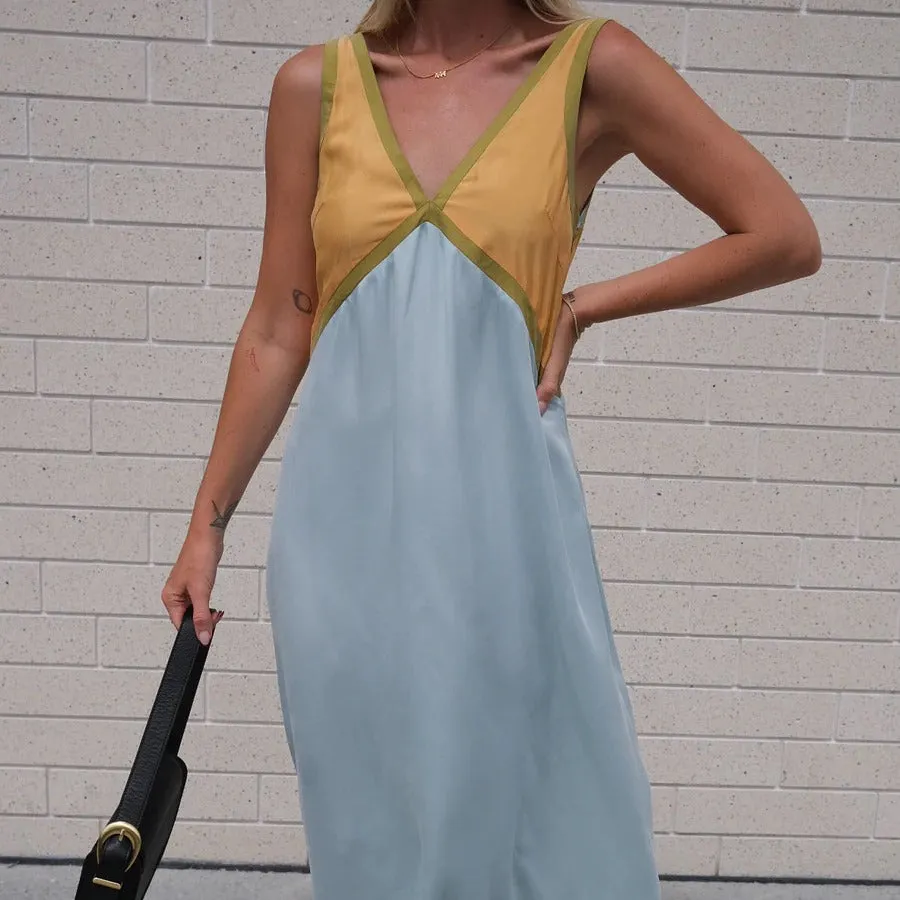 Vibrant Vibe V-neck Sleeveless Large Swing Dress